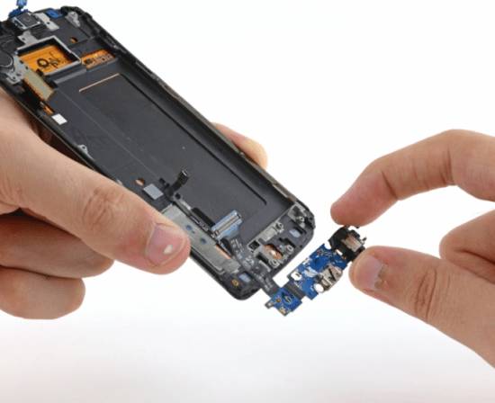 SAMSUNG GALAXY A6S Sarj soketi değişimi